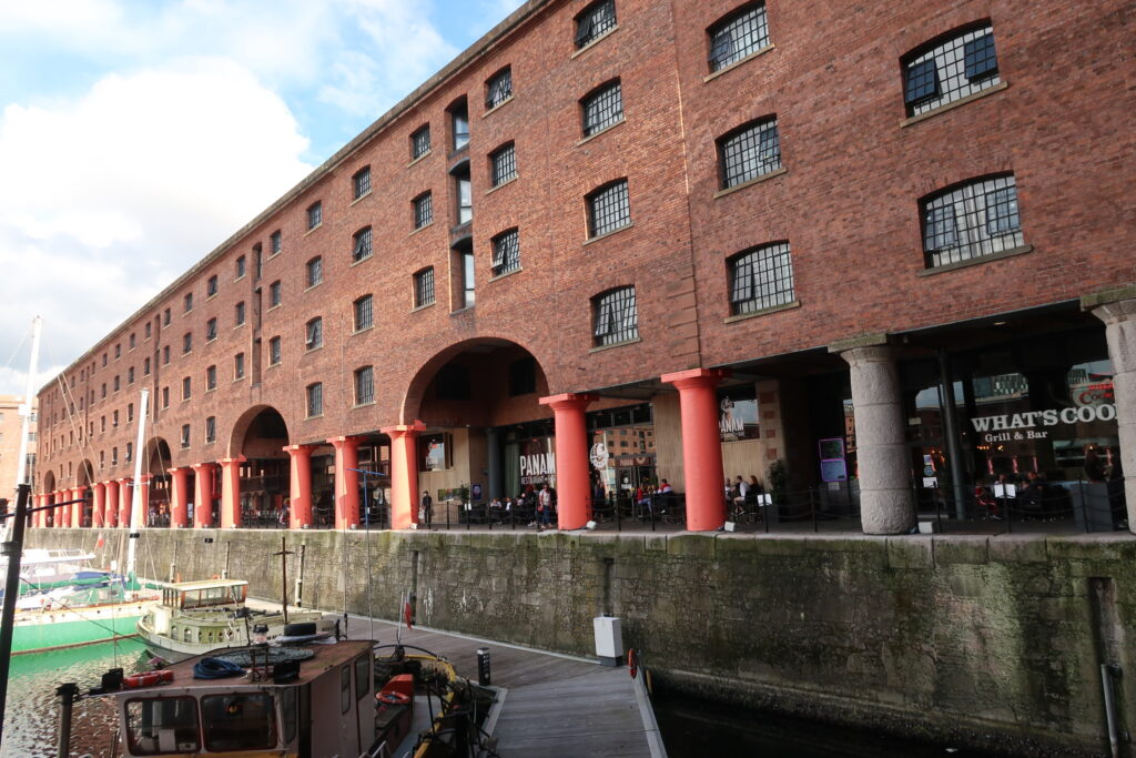 Restaurants around Albert Dock in Liverpool